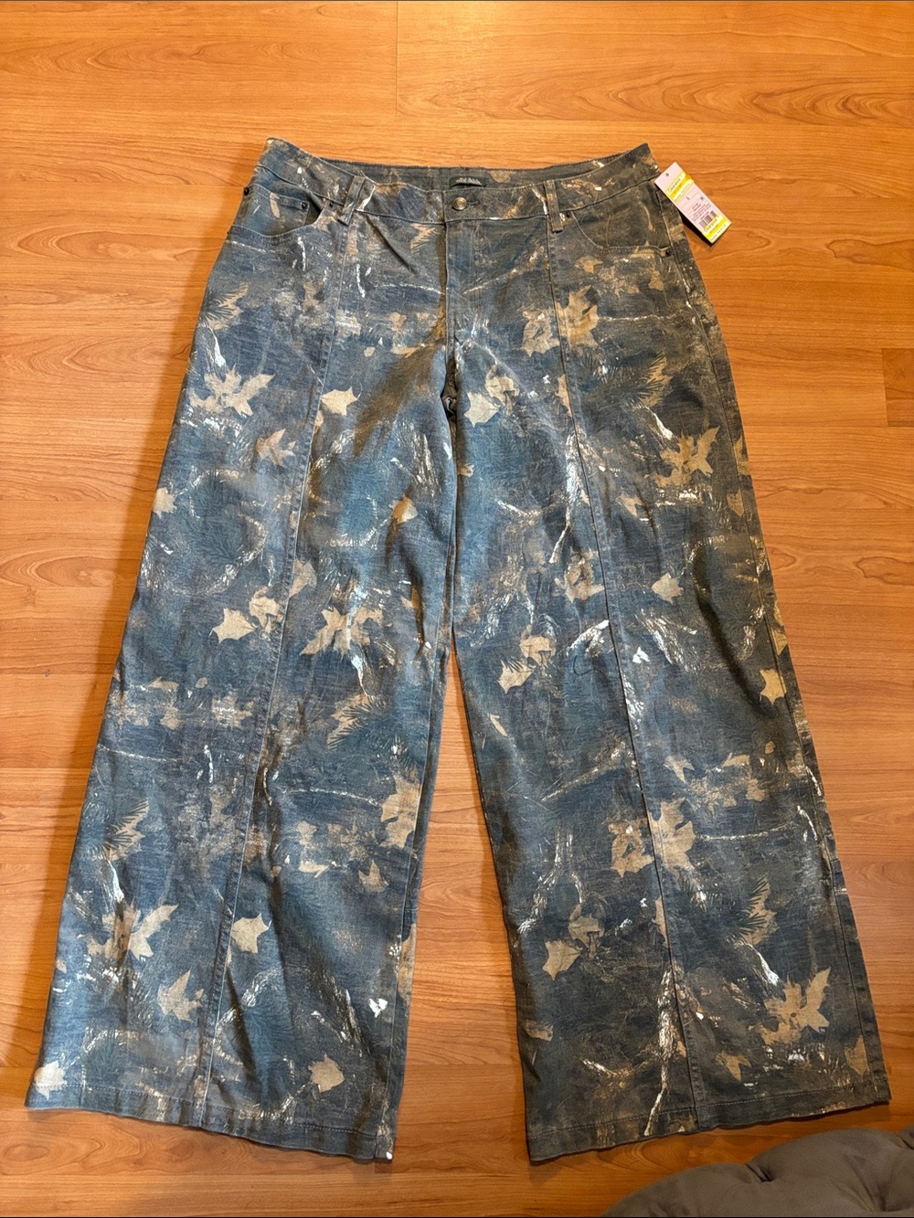 wild fable Blue Wide-Leg Jeans with Cream Floral Wash